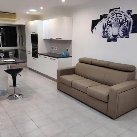 Sealion Apartment With Seaview - 6 Persons, 2 Bathrooms St. Paul's Bay Exterior foto